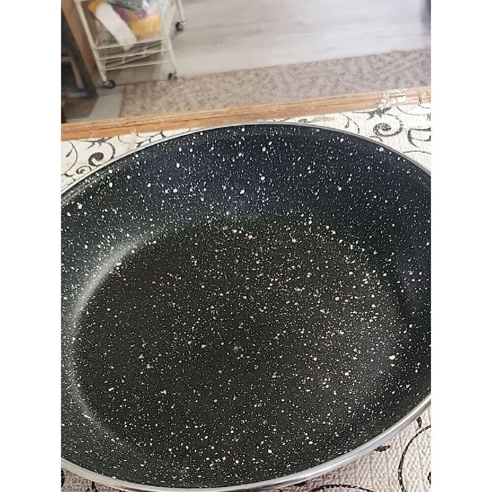 Vasconia Enamel on Steel Frying Pan - Picture 2 of 5